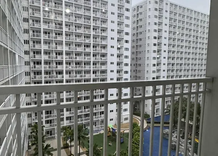 Shore Residences Walking Distance To Mall Of And Near Airport